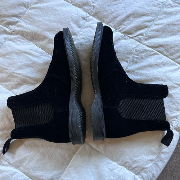 Doc Marten Flora boots - black, size 7 - Picture 5 of 7